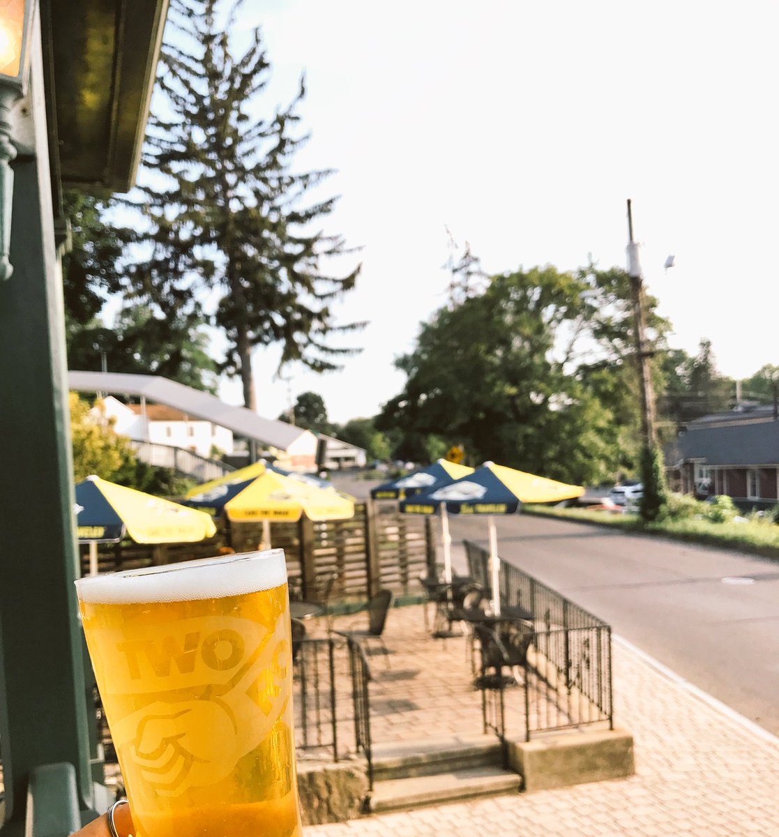 caitgue's tweet photo. Opening day at #JLawrence in #Bethel! @2RoadsBrewing #TwoJuicy on tap all night! https://t.co/tAP4Ve9SHx
