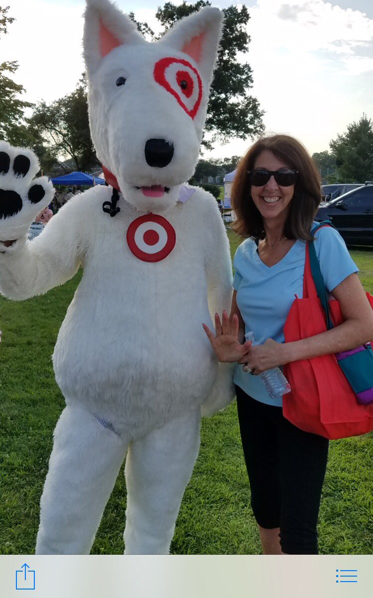 HRJESSICA4TGT's tweet photo. My mom is having fun with #Target at #NationalNightOut @Target 😜 https://t.co/ussYTwd5HQ
