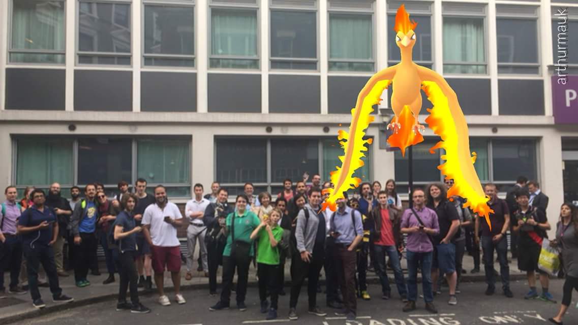 pokemongoLDN_'s tweet photo. Arthur from the FB group/Discord organised an Instinct raid group for Moltres in London... and 60 people showed up! #PokemonGO https://t.co/r3KpLOPlQC