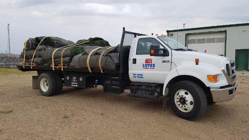 BrooksMinorBall's tweet photo. Big Thanks to #LutesTimBrMart for the forklift and flatbed truck in removing the turf from the winter ball facility. #NeedANewBuilding😟 https://t.co/landixqb1o