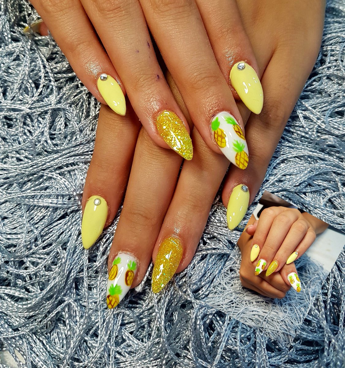 CentroLolbez's tweet photo. Uñitas de este verano!! #centrololbez #sevilla #doshermanas #nails #uñas https://t.co/jwQz3hOhhY
