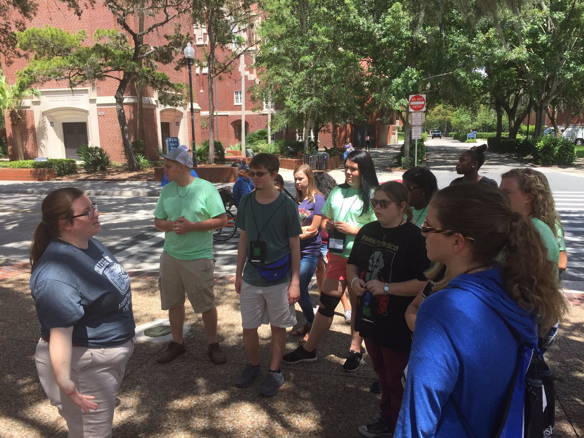 UFCALS's tweet photo. Today, we enjoyed sharing the CALS experience w/ visitors attending #FL4HU this week! Thanks to our students for the campus tour. @Florida4H https://t.co/AAXfB8rsm3