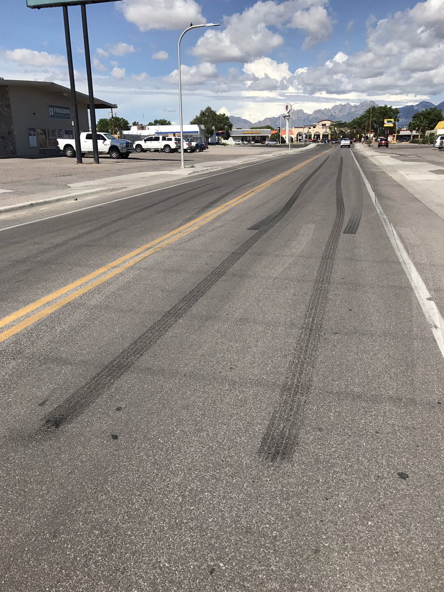 ricksperfcenter's tweet photo. New burnout record for Wyatt Drive... #stepitupguys @MIKEFINNEGAN999 @DavidFreiburger https://t.co/Q3WgwtZB0z