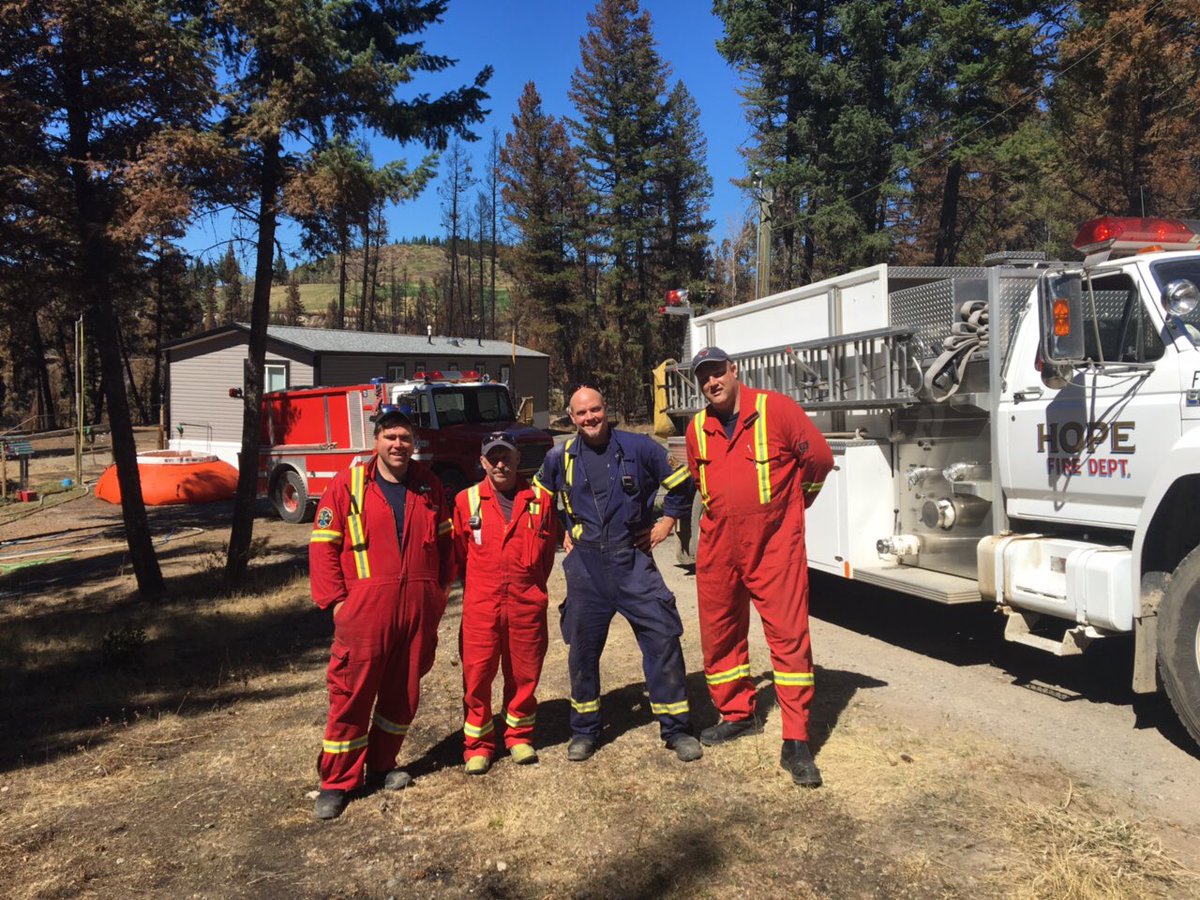 TommyDChief's tweet image. #Hopefire working with #Saltspringfire in #WilliamsLake #awesome @AJGeorgefire