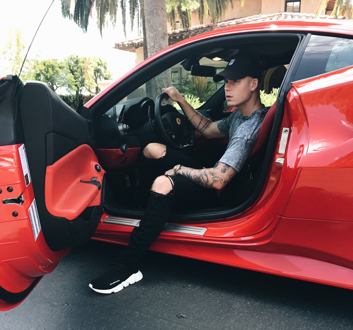Teeqo's tweet photo. 🐎 https://t.co/aWGaPxZwBC