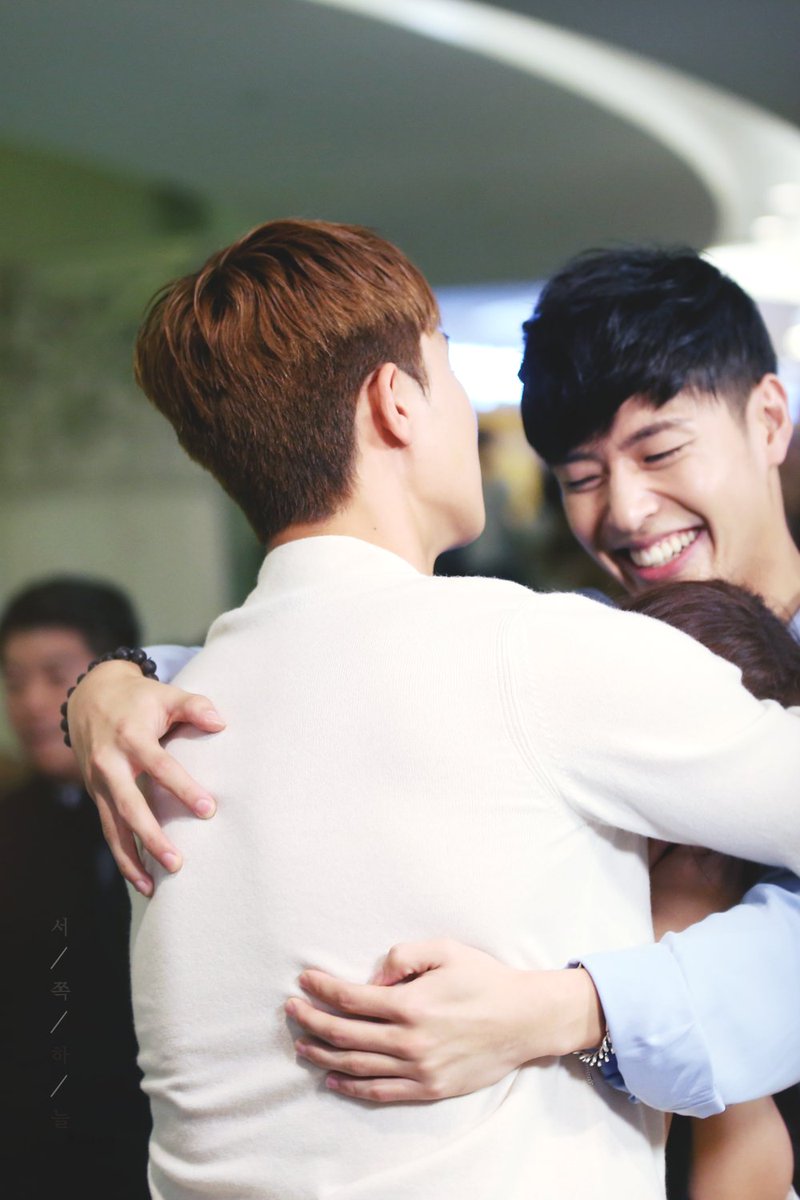 KHPH_wang's tweet photo. [170729] HD📷

© @sjsky88 

https://t.co/pdN43vrB2k
https://t.co/QM0qUoYiQ8
https://t.co/oPqFecKGCi

#ParkSeoJoon #박서준 #MidnightRunners #청념경찰 https://t.co/MnT1Xg7euD