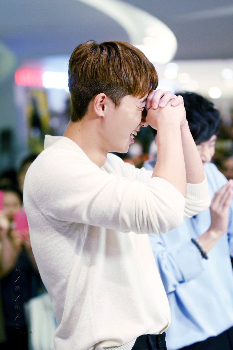 KHPH_wang's tweet photo. [170729] HD📷

© @sjsky88 

https://t.co/pdN43vrB2k
https://t.co/QM0qUoYiQ8
https://t.co/oPqFecKGCi

#ParkSeoJoon #박서준 #MidnightRunners #청념경찰 https://t.co/MnT1Xg7euD