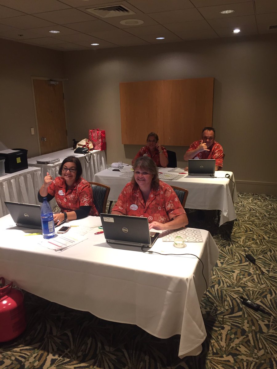 #summerofffun @meganadams4tgt    Helping Ala Moana getting staffed.   Fun@work