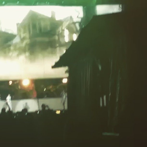 nicaganew's tweet photo. Lolla three years ago Eminem and Rihanna! #onehappygirl #monster #eminen🖤 https://t.co/GJFJbWHpF9 https://t.co/3R9rk4wnxC