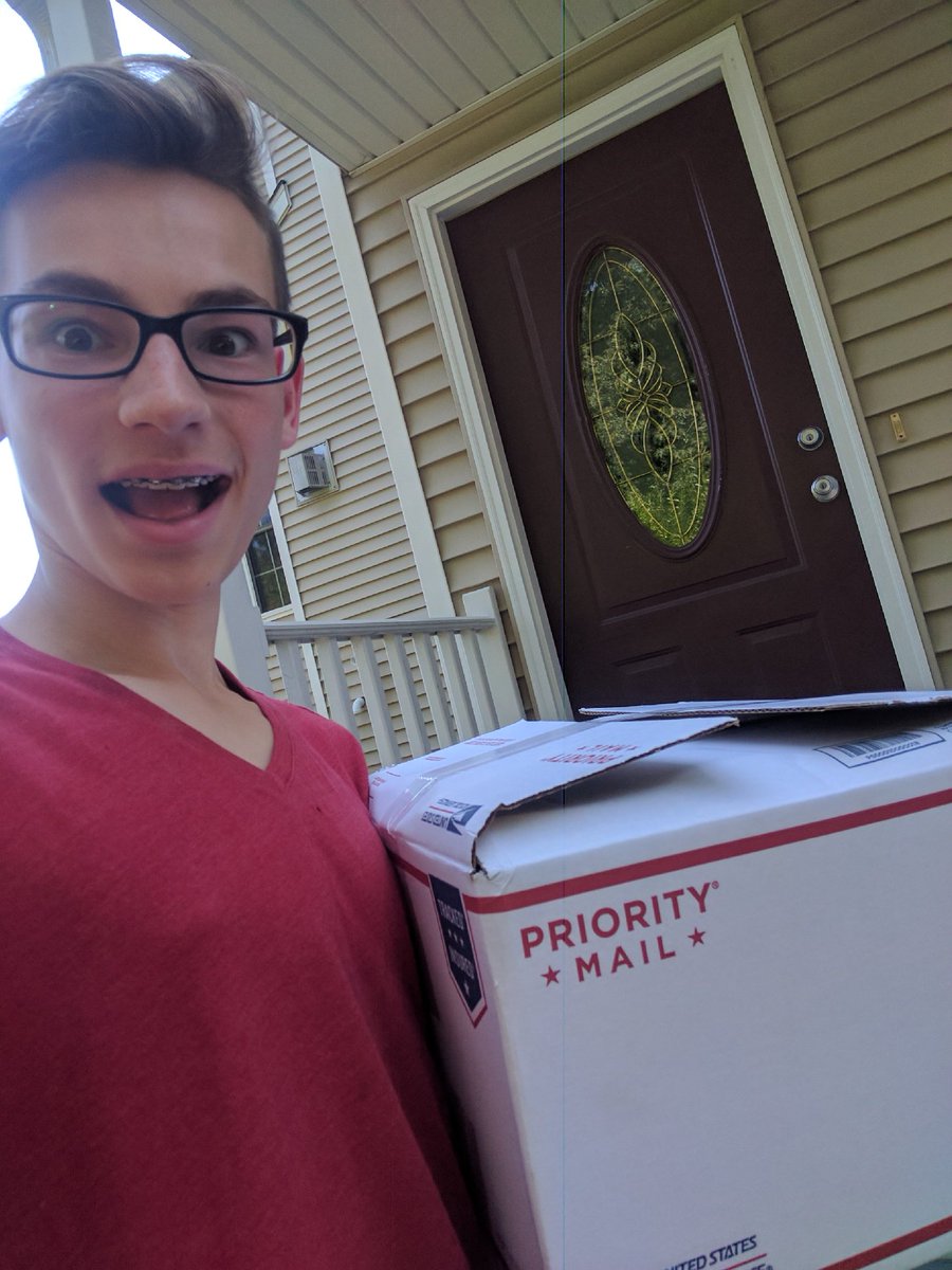 LynFitNutrition's tweet photo. #LynFit loves surprising random customers with personal delivery on occasion. And my son, Kyle, loves getting in on the action! https://t.co/h85ukGcUvd