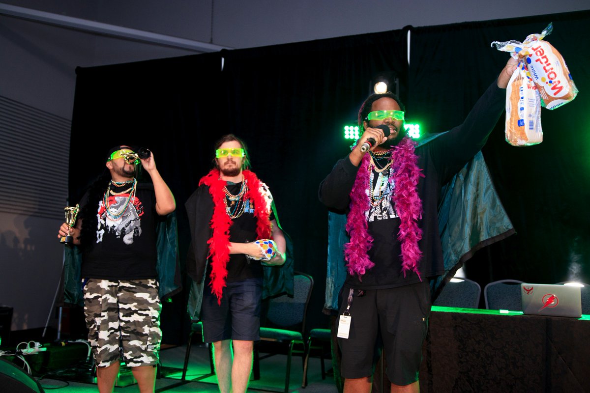 teamfourstar's tweet image. The Super Feud at @ConBravo was a blast! Here are a few pictures from the event!