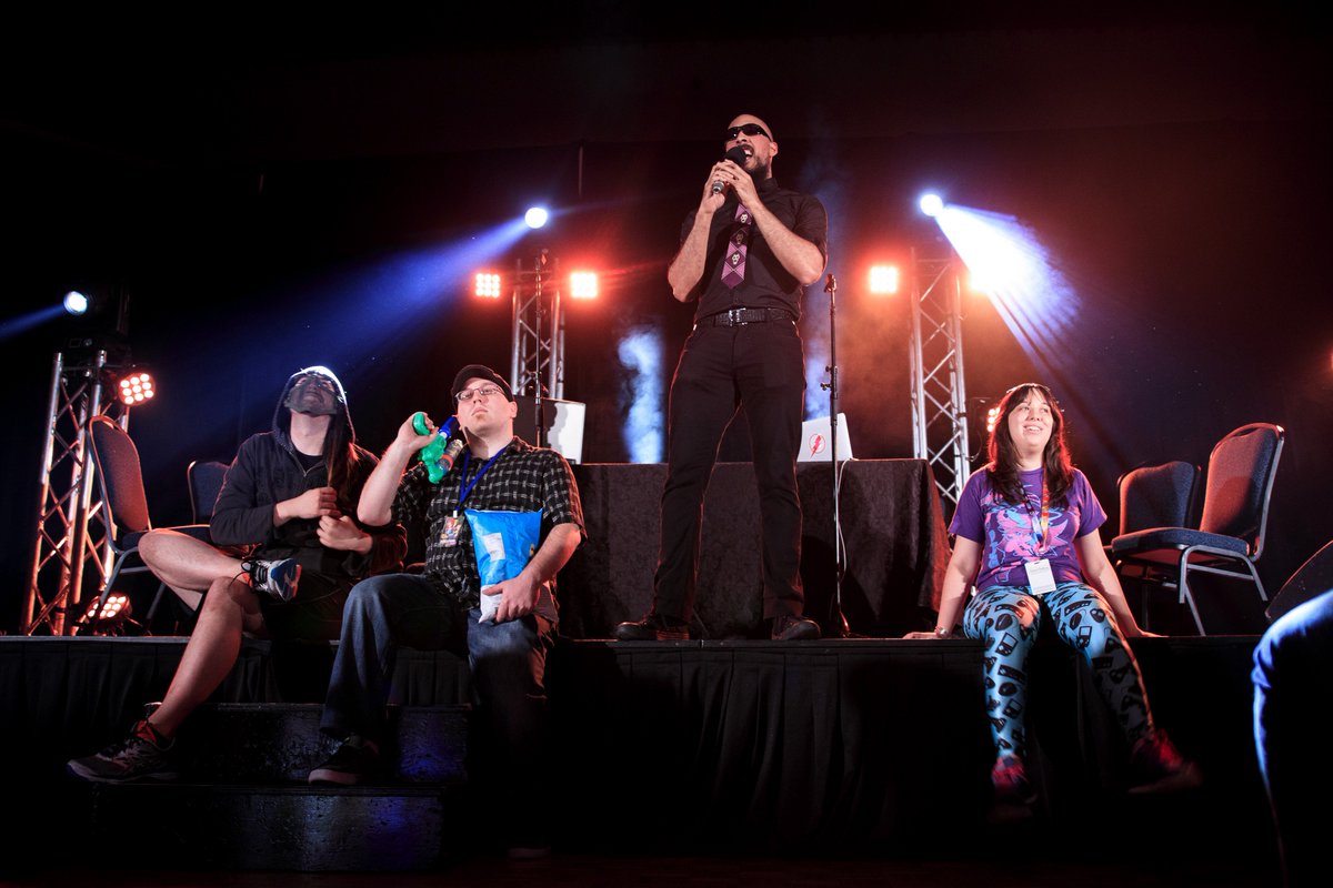 teamfourstar's tweet image. The Super Feud at @ConBravo was a blast! Here are a few pictures from the event!