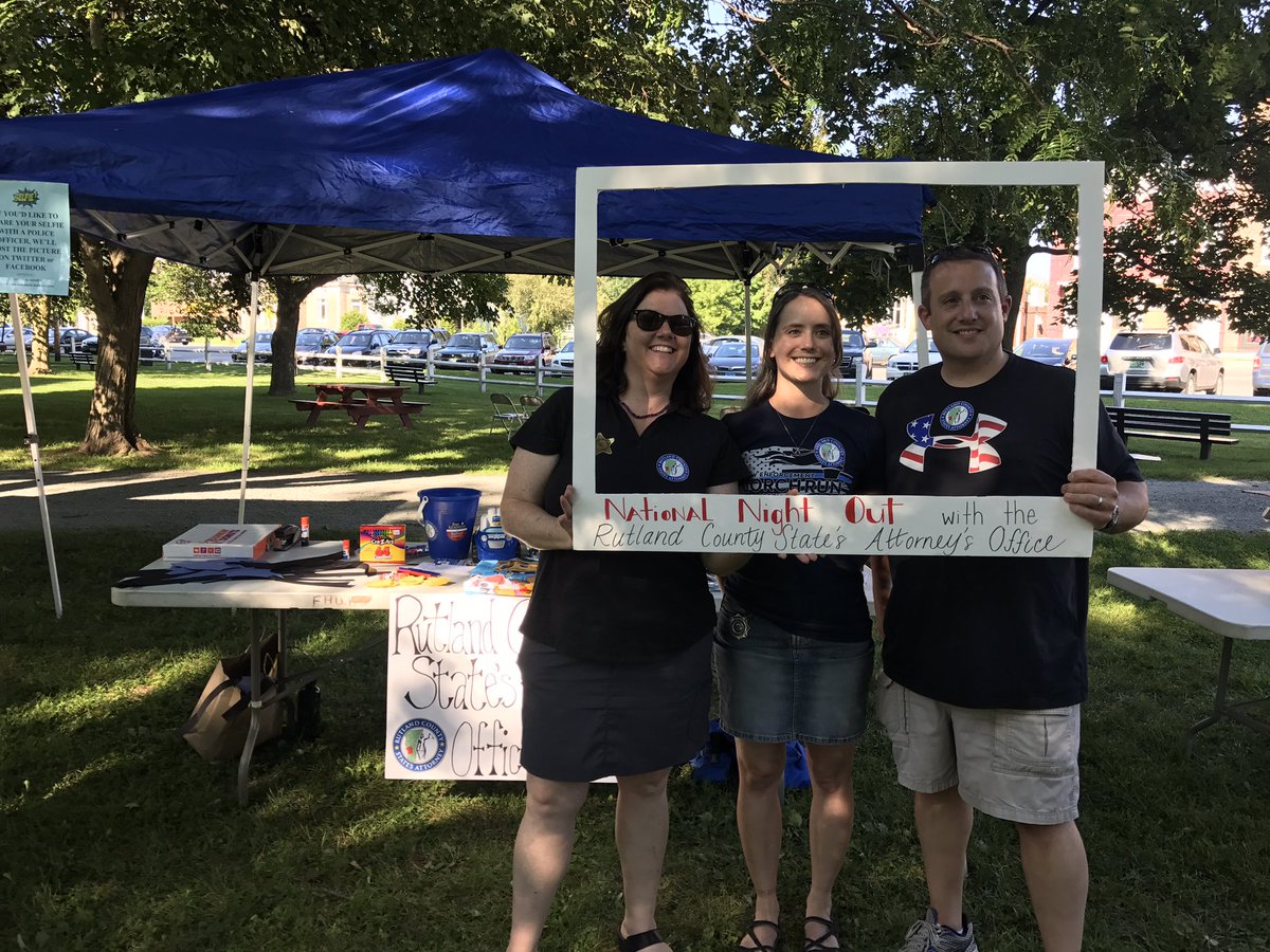 RoseKennedyVt's tweet photo. Lots of fun &amp; education here at #NationalNightOut2017 #VT https://t.co/0Z5jWZspUX