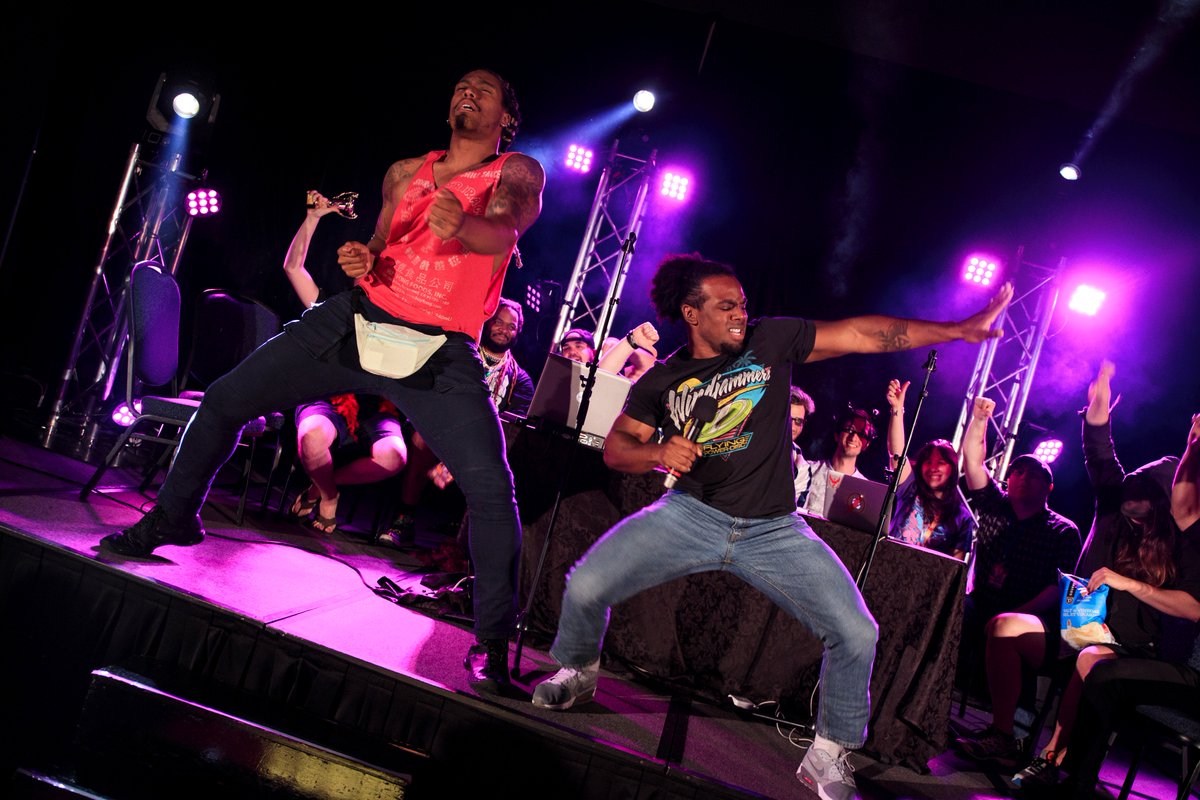 teamfourstar's tweet image. The Super Feud at @ConBravo was a blast! Here are a few pictures from the event!