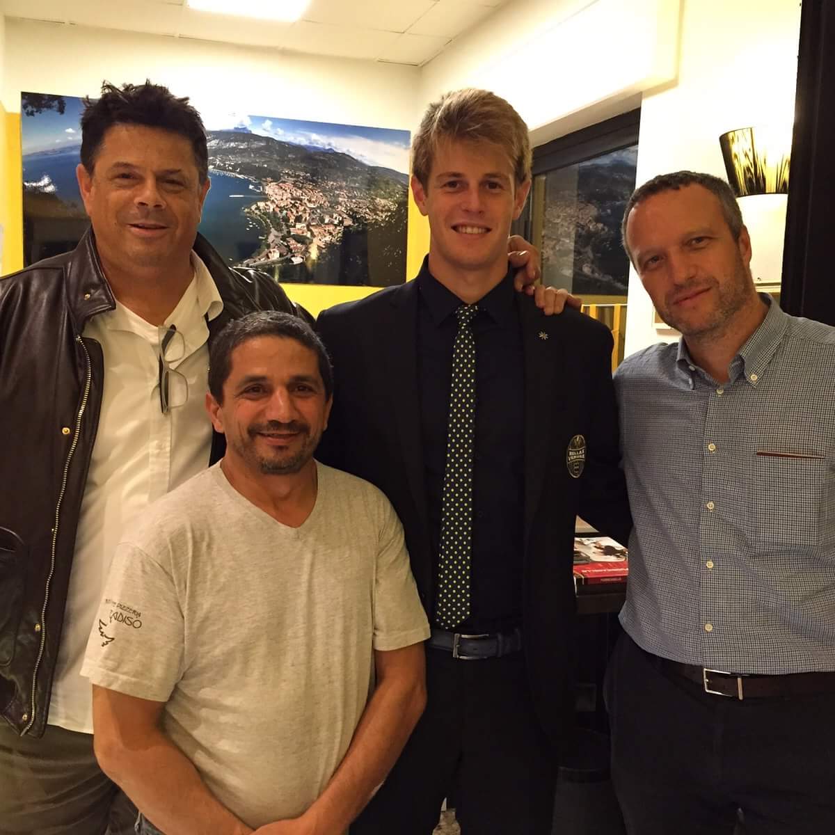 agobolly's tweet image. 