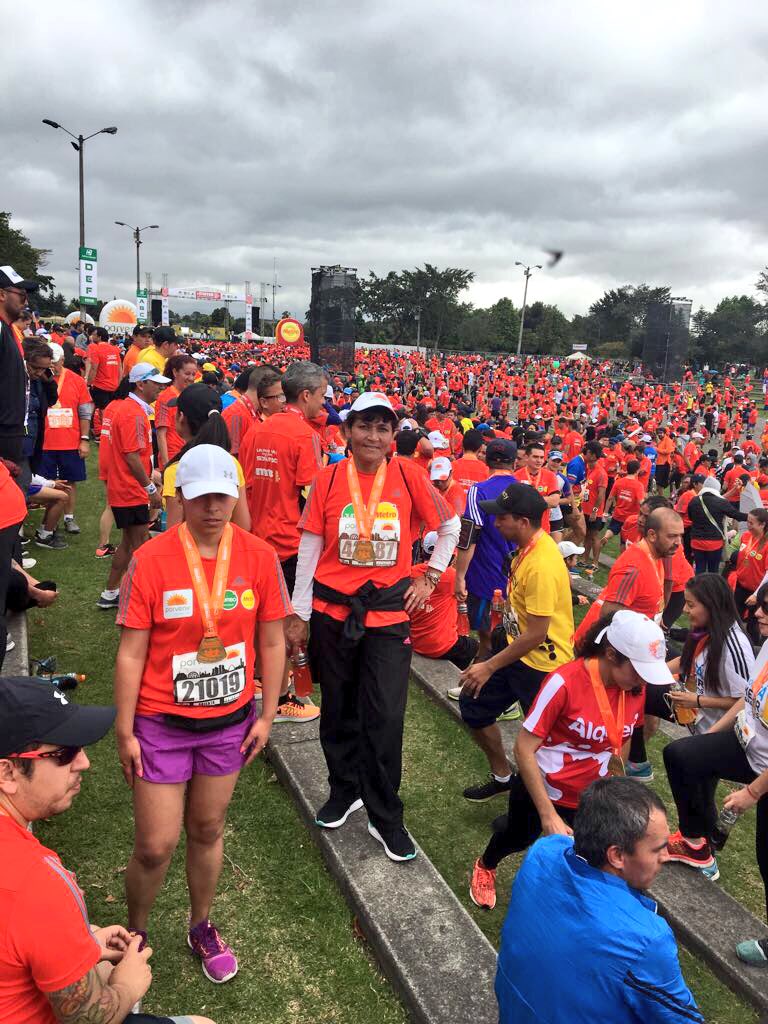 JuliannaForero's tweet photo. Felicidades Olga Prada y Esperanza Murcia personas mayores de Engativá 🏃🏽‍♀️🏃🏻‍♀️completaron 10k en media maratón de Bogotá #MMB2017 @IDRD https://t.co/UR9NZRGl9d
