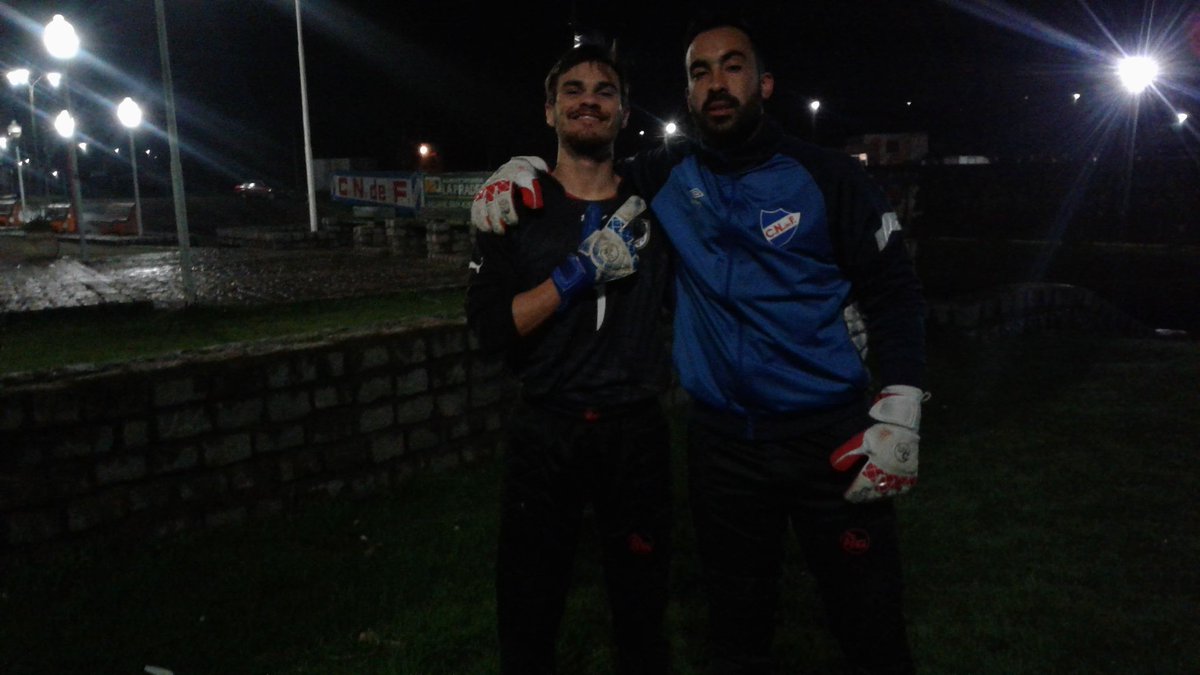<a href="/NacionalFlorida/">Nacional Florida</a> Nuestro goleros entrenan  a full y no  dejan nada al azar. 

Vamos tricolor. .