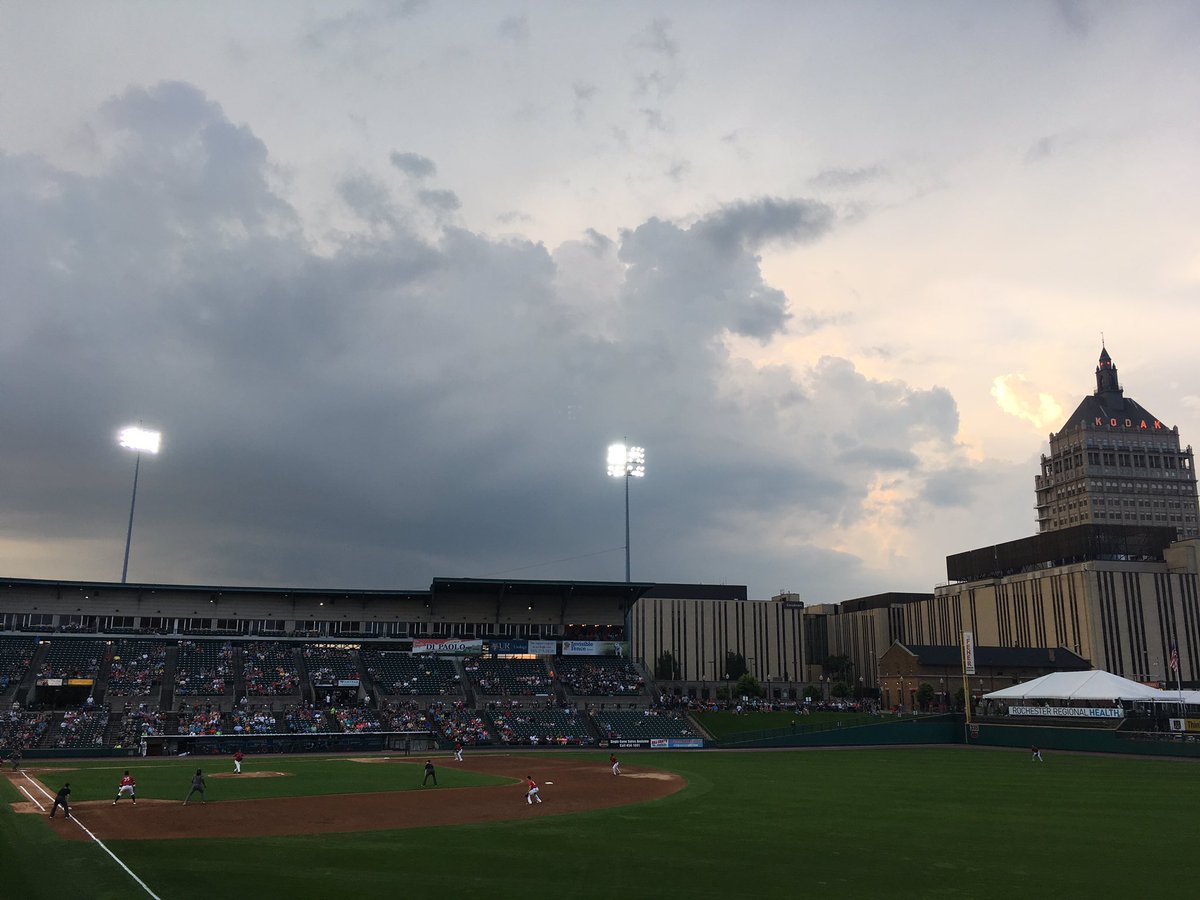 MsClancy09's tweet photo. It's a beautiful night for baseball! Thanks @uribwsc17 @ibwsc2017 https://t.co/2exxnwuw0e