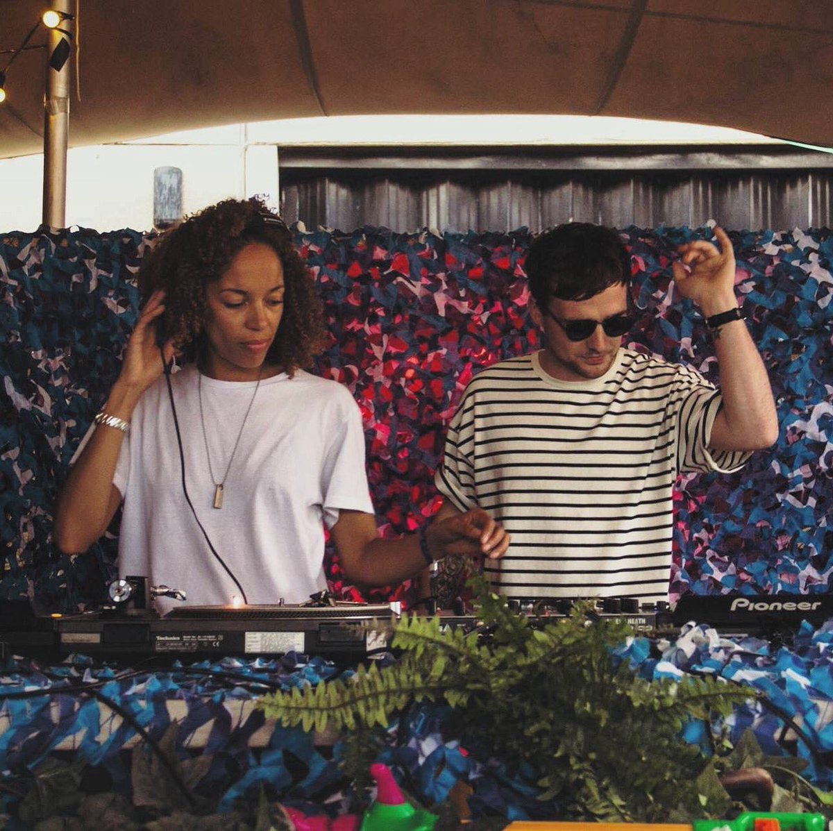 lost in a moment w/ <a href="/KeplerUK/">Kepler.</a> at the <a href="/KeeponGoing_LDN/">Keep on Going</a> open air party!! top shelf music the whole day &amp; night 🌈 #london #grooving #summer2017