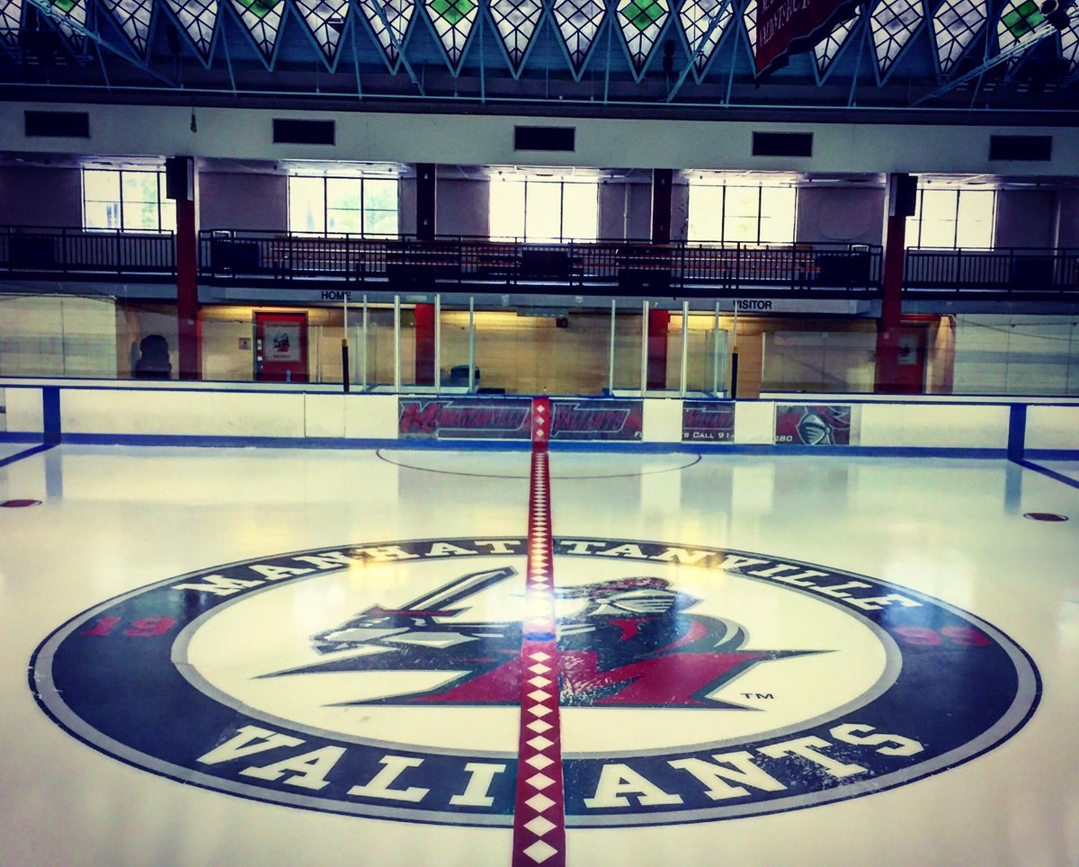 PlayLandIce's tweet photo. Day 4: Valiant efforts being put in to ready the ice 🏒🥅 @MvilleMHockey @MvilleWHockey @GoValiants #HalfwayThere #FreshIce ❄️ #FireLogo 🔥 https://t.co/aLT3JvoRct