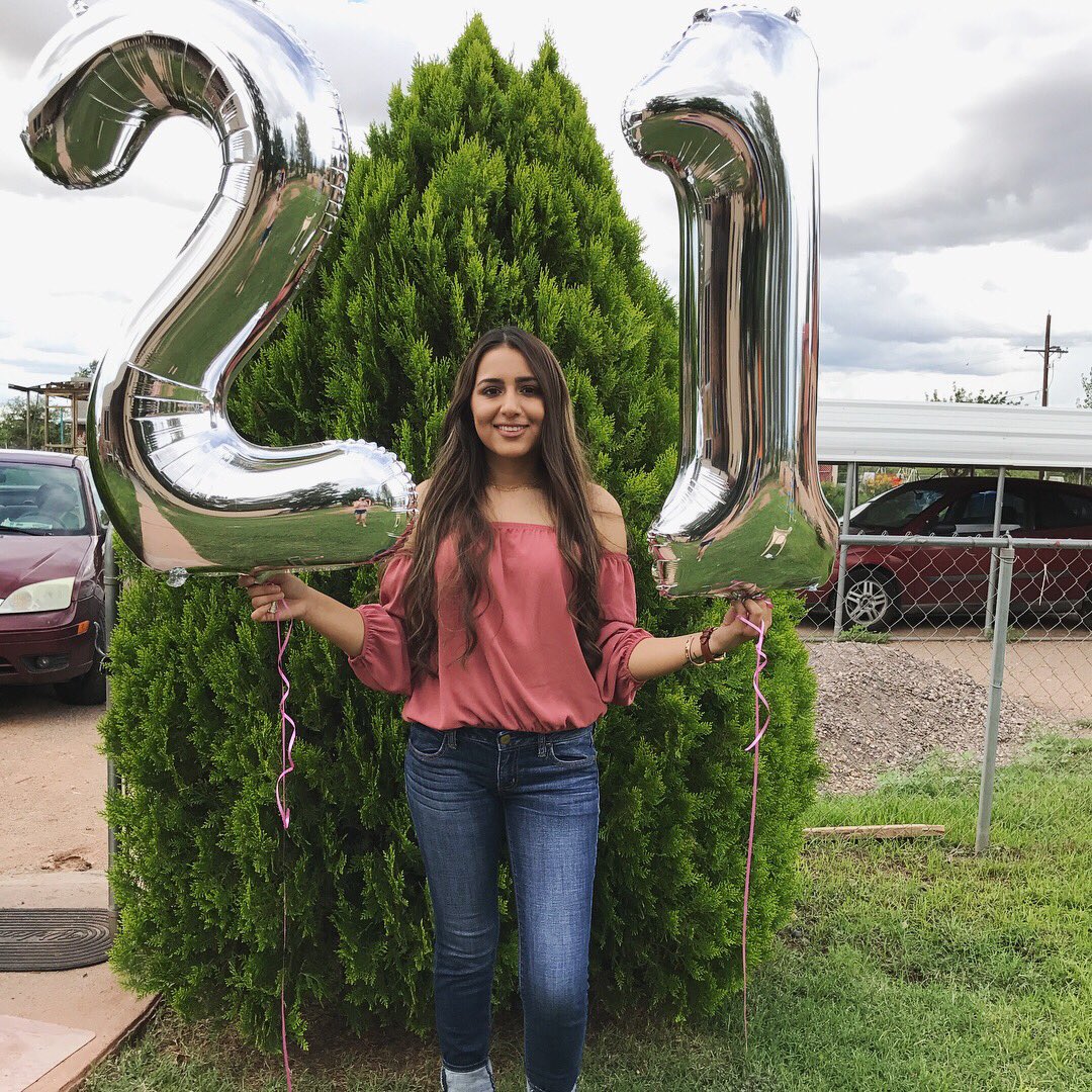 ashhhma's tweet photo. Twenty one and blessed. #fresh21 https://t.co/ucvhyIDNGj