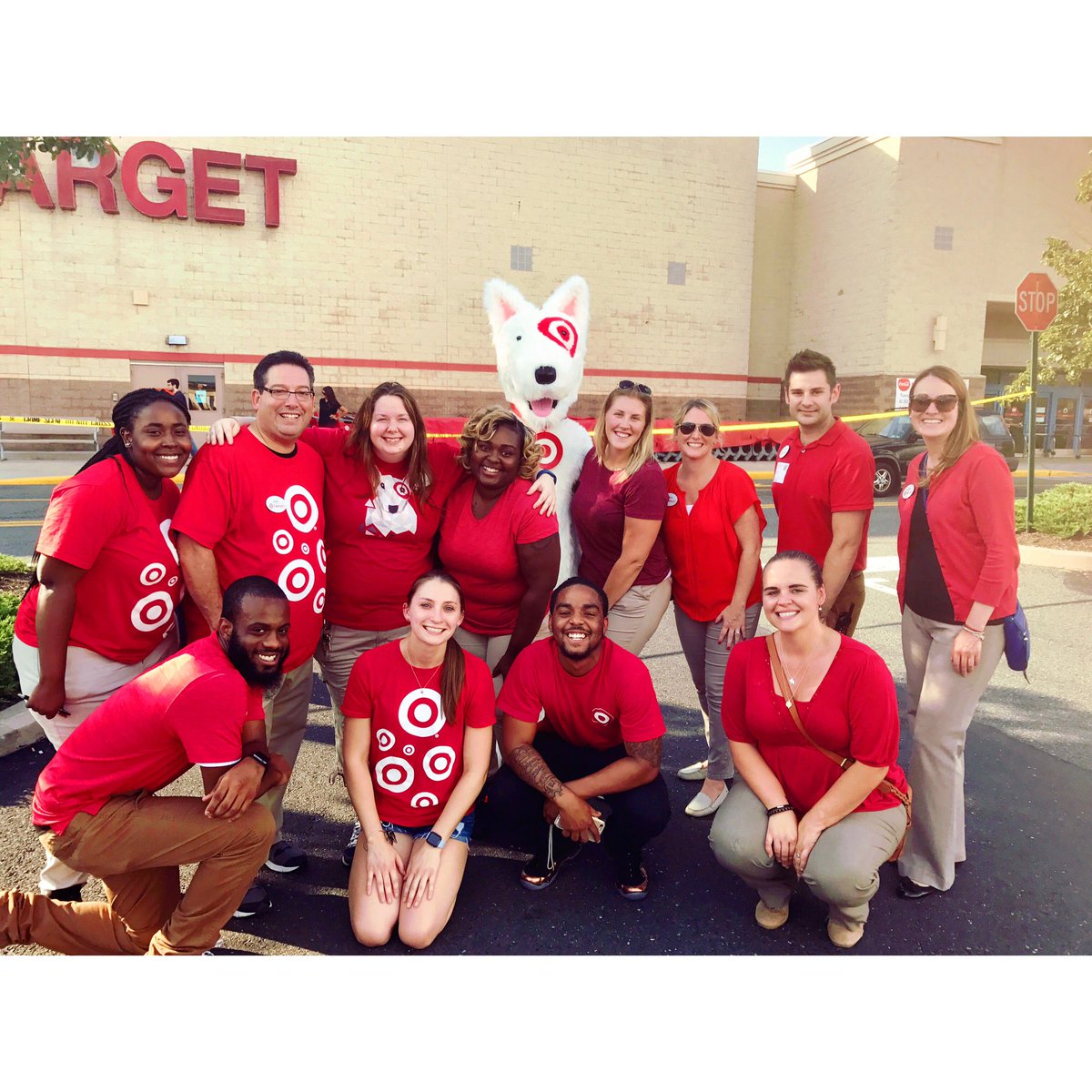 J_Yaksich's tweet photo. #NNO2017  with my two Target families. Such a great time with our local community AND Bullseye! #T2596 #T1269 https://t.co/fzOJTFOv1r