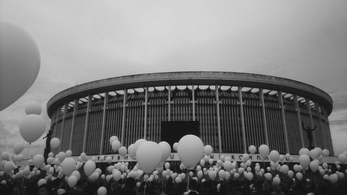 Oleg_Golovkin's tweet image. @mikeshinoda @LPLive @LPFanCorner Chester Bennington Memorial Flashmob in Saint Petersburg: vk.com/prayforchester… #RIPChester