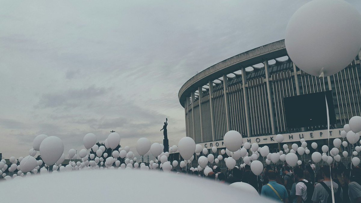 Oleg_Golovkin's tweet image. @mikeshinoda @LPLive @LPFanCorner Chester Bennington Memorial Flashmob in Saint Petersburg: vk.com/prayforchester… #RIPChester