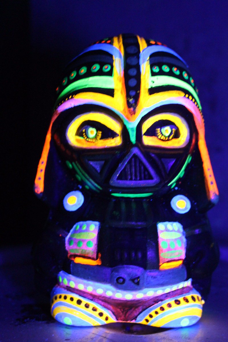 IngridStarenka's tweet photo. #darthvader #arttoy #psicodelic #art #paint https://t.co/Mp4v9AneLY