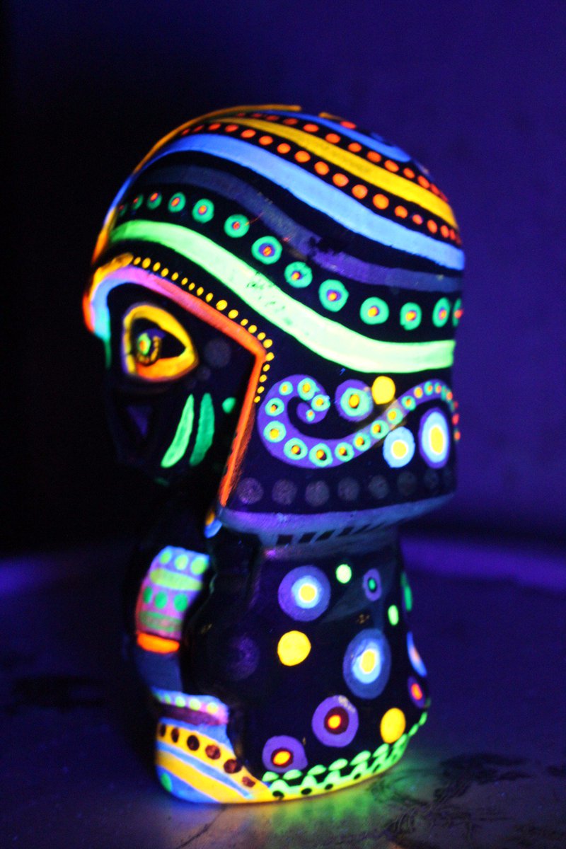 IngridStarenka's tweet photo. #darthvader #arttoy #psicodelic #art #paint https://t.co/Mp4v9AneLY
