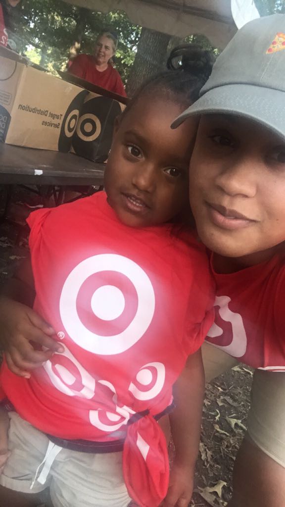 JoclynT's tweet photo. Thank you to everyone that volunteered for National Night Out! #nno #targetvolunteers #chesapeake #goodtimes https://t.co/LA0OVZ1sLO