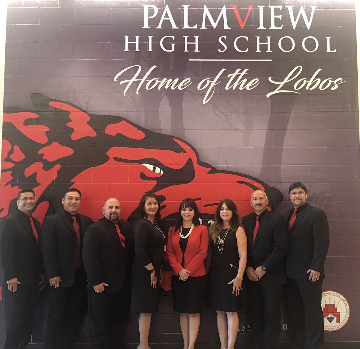 YvonneAyala_'s tweet photo. PHS admin team getting ready for the new school year!
#Lead4Success #LOBONATION https://t.co/YXd9mWIREP