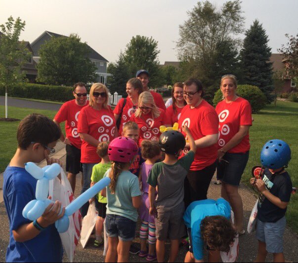 Kayla Lucking (@kaylalucking) on Twitter photo National Night Out was a success for the Apple Valley South team! #BalloonAnimalsForTheWin <a href="/aparker421/">Angie Hoffer</a> <a href="/AdamFroeber/">Adam Froeber</a> National Night Out was a success for the Apple Valley South team! #BalloonAnimalsForTheWin <a href="/aparker421/">Angie Hoffer</a> <a href="/AdamFroeber/">Adam Froeber</a>