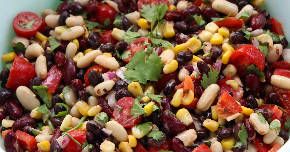 vegancook101's tweet image. Creamy Chipotle Lime Bean Salad itdoesnttastelikechicken.com/creamy-chipotl… #vegan