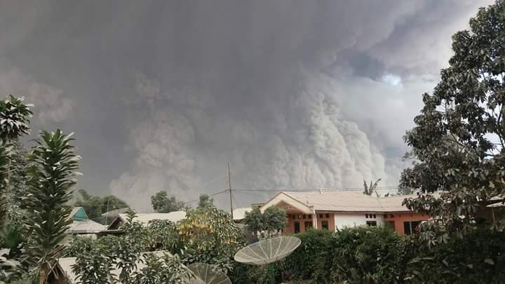 APG #Sinabung di menit ke 165 sepanjang hari ini <a href="/infobencana/">Media Center</a> <a href="/Sutopo_BNPB/">Sutopo</a> <a href="/BNPB_Indonesia/">BNPB Indonesia</a> <a href="/KAROglobal/">KarolG bichota</a>