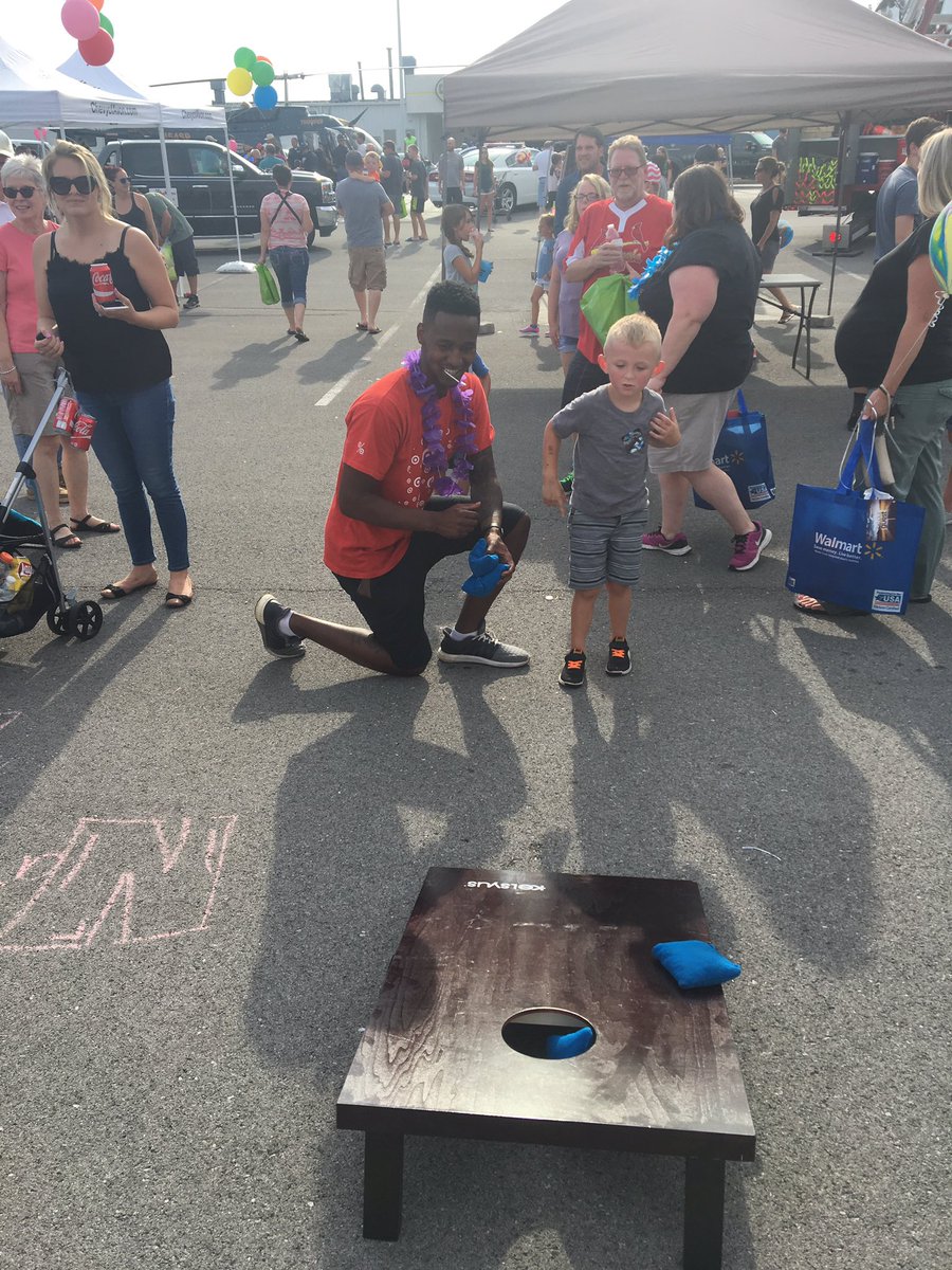 ShannonL1788's tweet photo. Had a great night with #thegreat1788 at #NationalNightOutAgainstCrime So proud of this team for helping out the community! #targetgiving https://t.co/fRwNLdRY4o