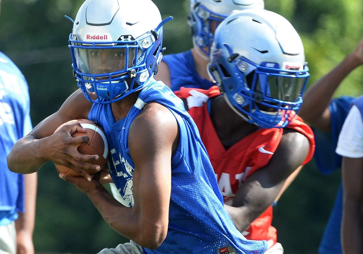 GazMailPreps's tweet photo. Capital's Quisean Gray ready to bust out after a year away from the field, reports @RickRyanWV #wvprepfb https://t.co/1lPr9d9OZi https://t.co/mlqVAY76f7