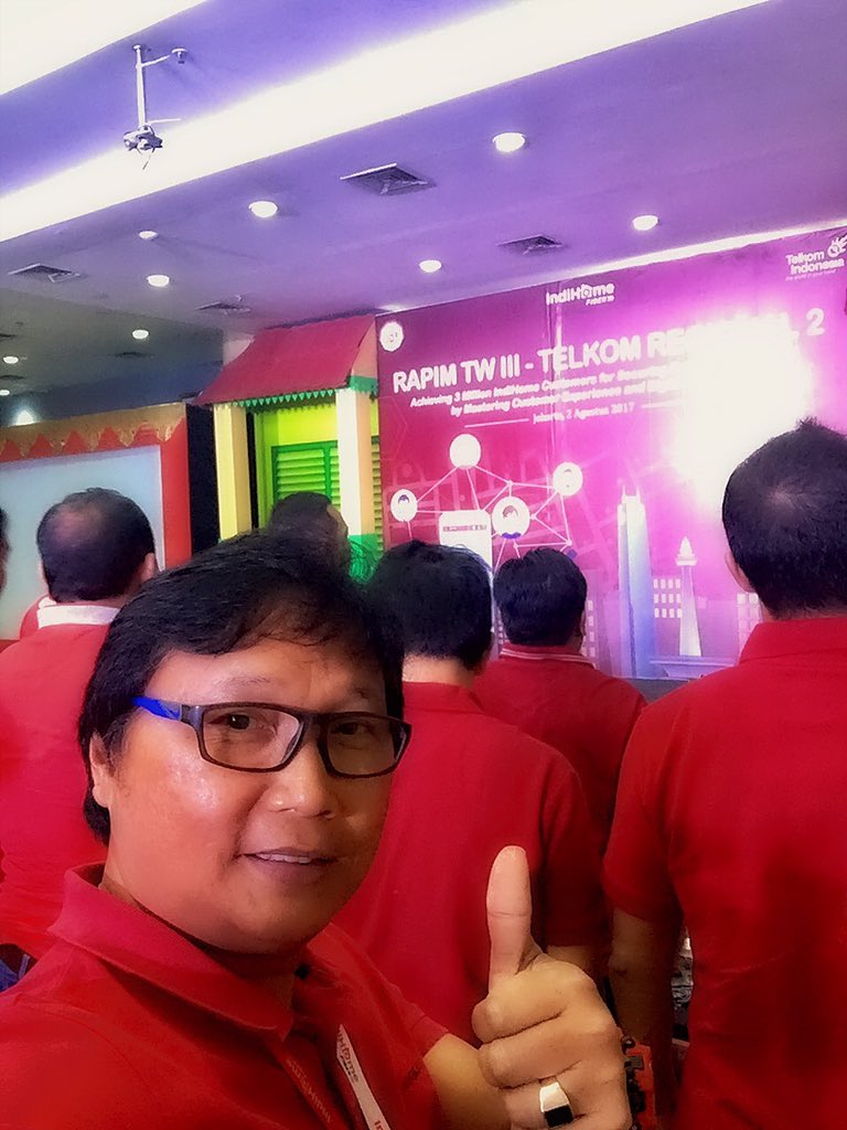 Rapim TW3 TReg2 : "Achieving 3 Mi IH Cust for securing Rev Tgt 2017 by mastering CX &amp; DigiBiz

#rapimTREG2TW3-2017,
#livingthetelkomwayTreg2