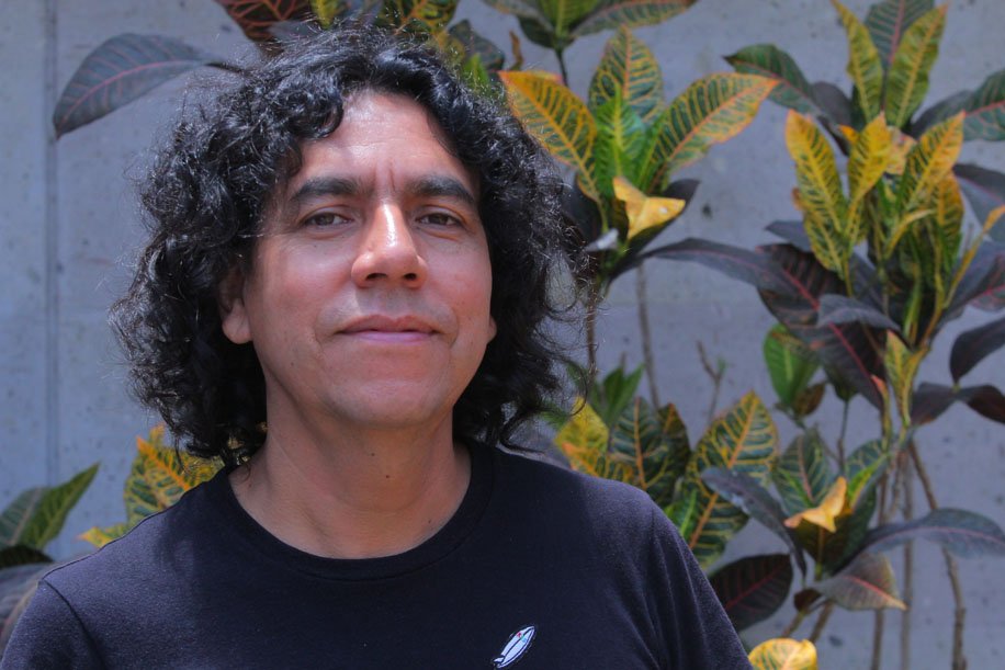 🎸 Noche de tango y poesía con <a href="/Jaquezra/">Raúl Jaquez</a> en el <a href="/GarcesBarSotol/">Garces Bar de Sotol</a>  🕺
mile.io/2uX0k7T