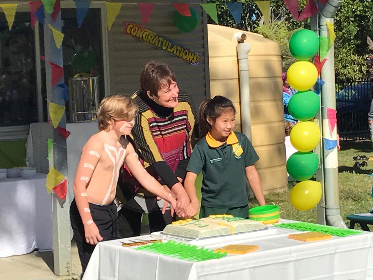 fernbayps's tweet image. Education Week: We have officially opened our new library. #ILearnWeLearn #changeatfernbayps #EdWeek17  #21st centurylearning