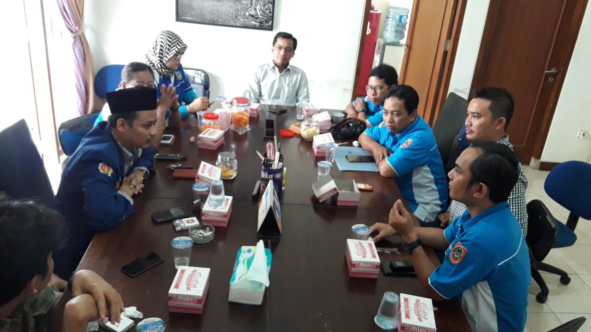 Kunker DPD KNPI Kalsel.

"Peran pemuda dalam menggerakkan perekonomian Daerah" 
#knpikalsel
#pemudabergerak
#knpidiy
#pemudaberbhineka