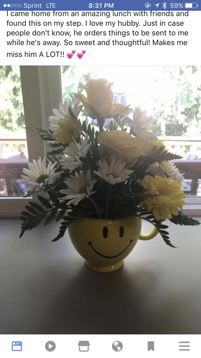 ThisBlondAshley's tweet photo. My dads been deployed for a few months &amp; before he left he ordered a bunch of things for my mom to be delivered throughout his deployment 😭 https://t.co/QRtHPqu8Da