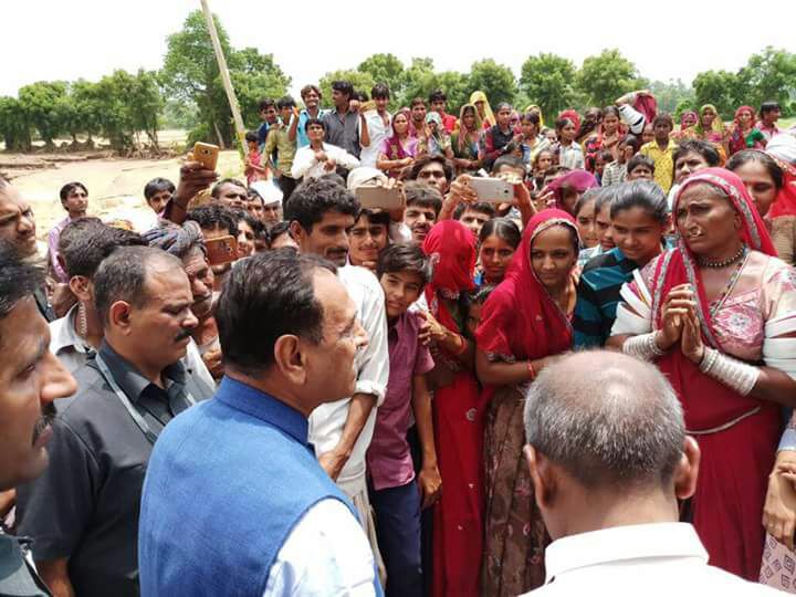 SetansinghR's tweet image. લોકલાડીલા,પ્રજાવત્સલ,સંવેદનશીલ,કર્મઠ એવા મુખ્યમંત્રી
શ્રી વિજયભાઈ રૂપાણીને તેમના ૬૨માં જન્મદિવસની ખૂબ ખૂબ શુભેચ્છાઓ...