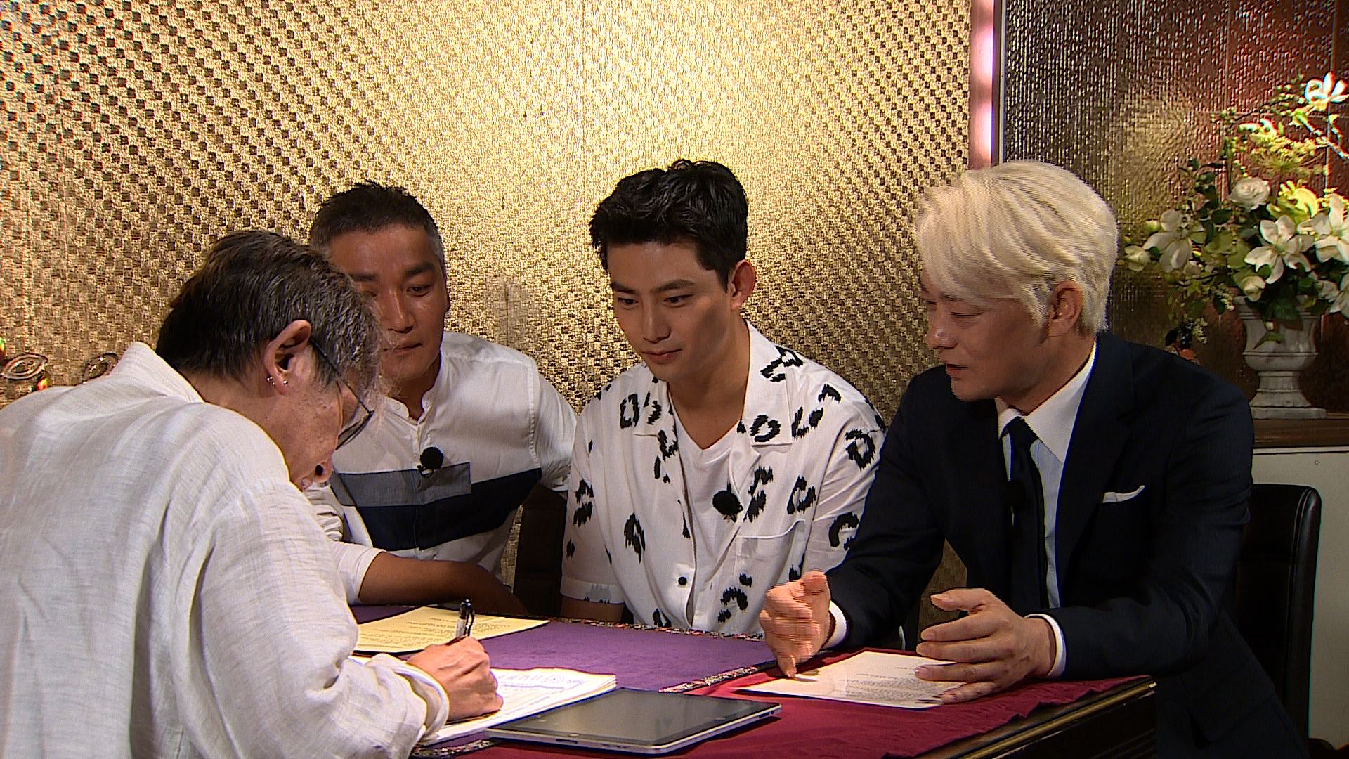 DGMm5eFVYAAUk4S.jpg:large