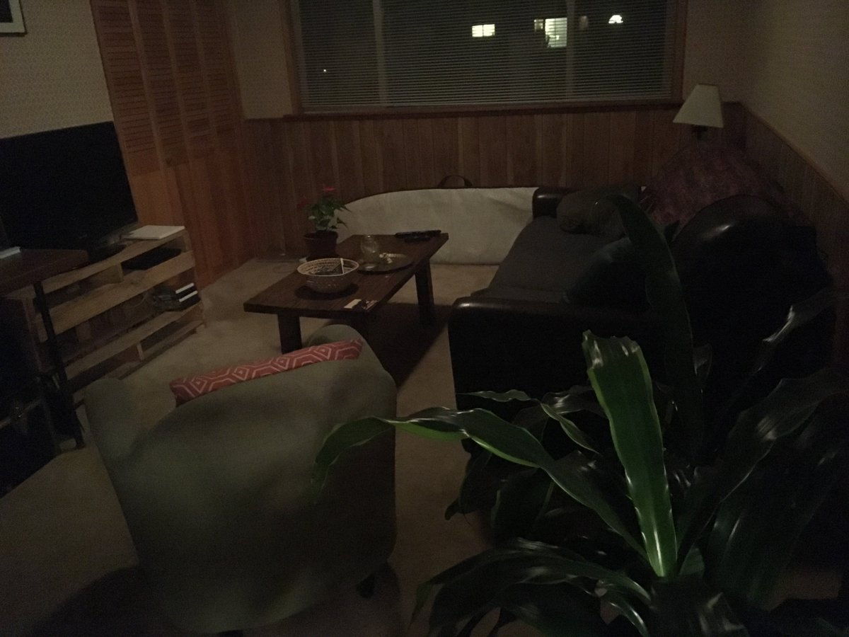 missbrittanyvee's tweet photo. #lowlighting https://t.co/xetxgVCtj3