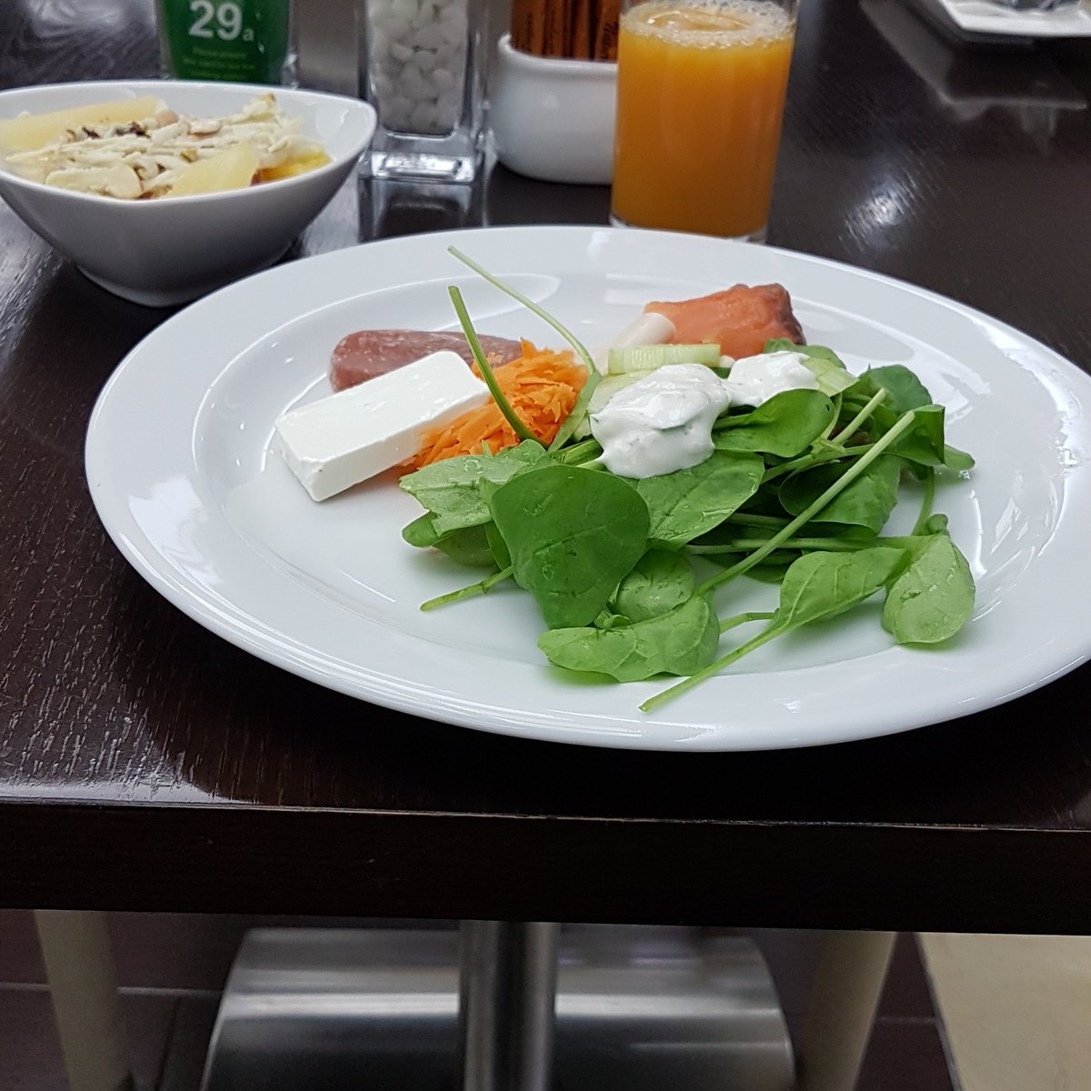 RidhuanJ's tweet photo. Holiday inn Al Barsha Dubai https://t.co/nkcbiiuBzZ