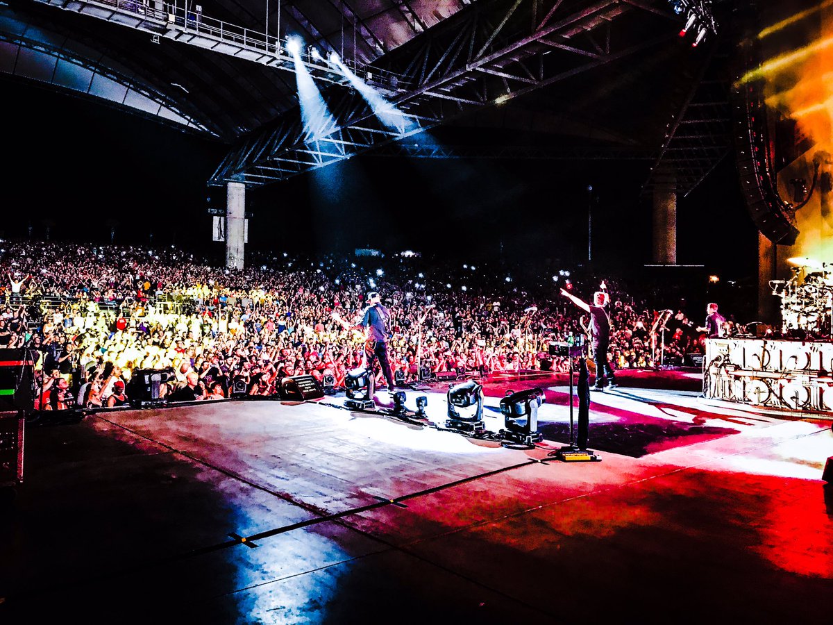 Nickelback tweet picture