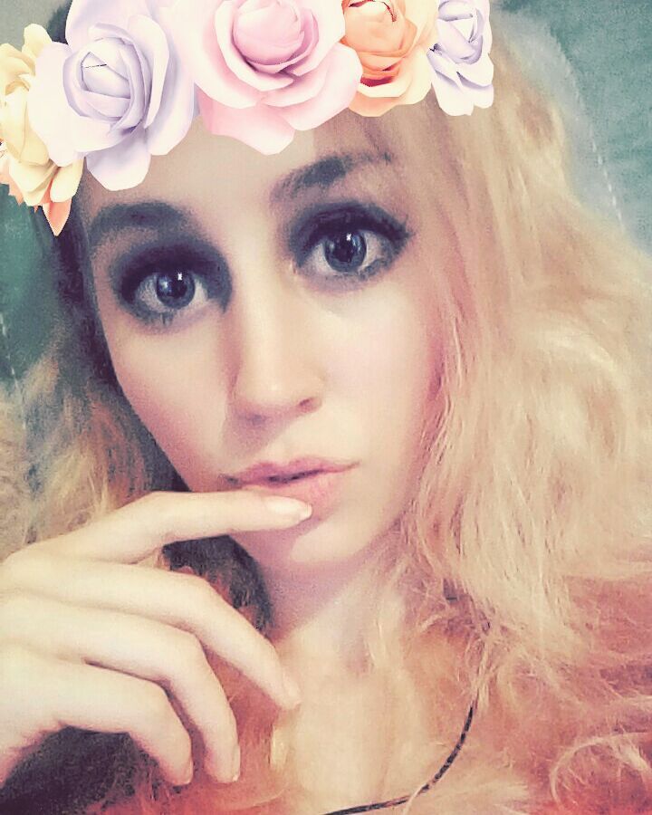 unsigned_art's tweet photo. I'm a queen 👑 https://t.co/uunUF14Smx