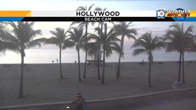 Just before sunrise and it looks great from the Hollywood beach cam. Watch Meteorologist Julie Durda https://t.co/LqsCTjDIvI