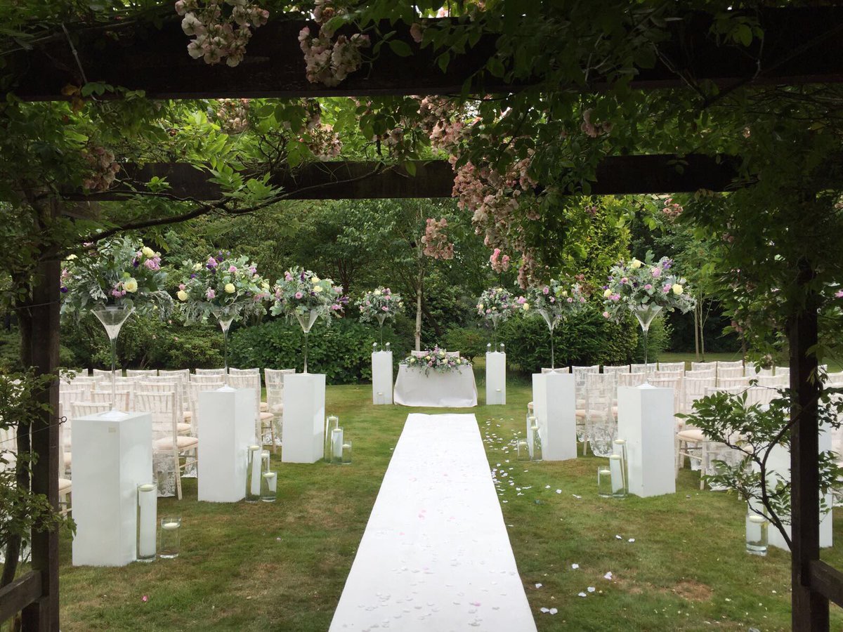 EventDressing's tweet image. Stunning outdoor wedding @Nunsmere @nunsmerewedding #chivaricovers #eventdressing #cheshire #lacechairs #wedding #weddingvenue #stockport